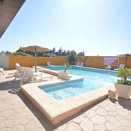 Estudios Con Piscina Compartida En Conil. Apartamento