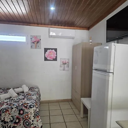 Estudios Con Piscina Compartida En Complejo Rural El Mayorazgo *