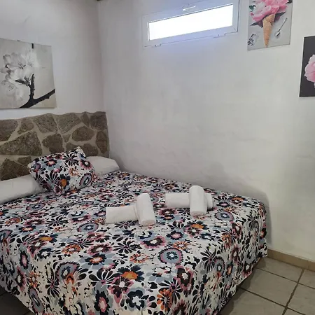 Estudios Con Piscina Compartida En Complejo Rural El Mayorazgo *